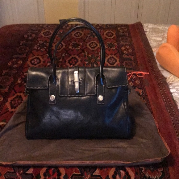 Michael Kors Black Leather Handbag.  Smoke free home. Good condition. - Picture 1 of 4